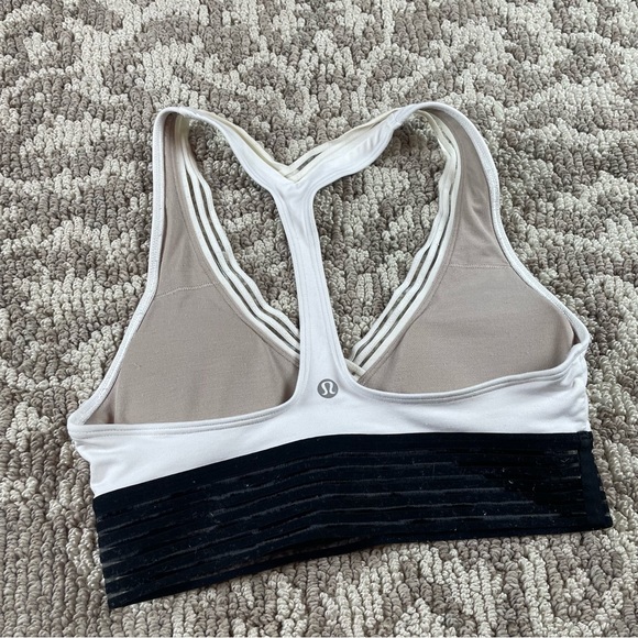 Lululemon Sports Bra Size 4 - Picture 3 of 4